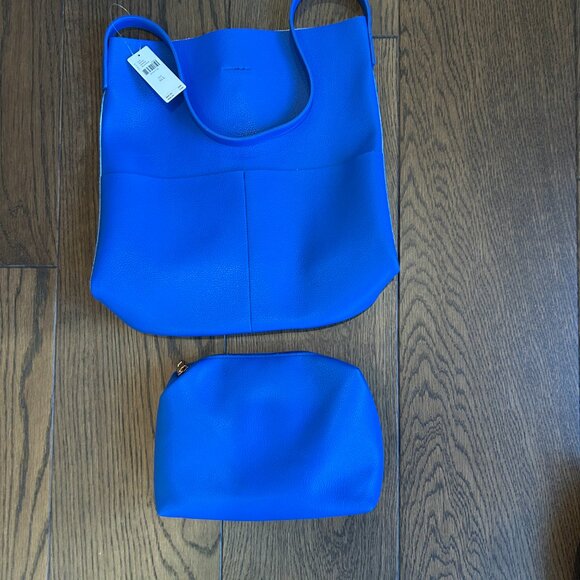 Joss Faux-Leather Bucket Tote w/Mini Pouch - Sold Out Online - New with Tags - Picture 3 of 6